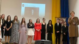 photo_5287720189170937377_y