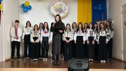 photo_5406982256934456737_y