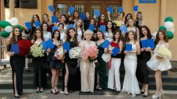 photo_5411128055717561829_y