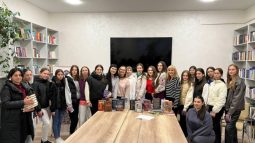 photo_5474676477728516342_y